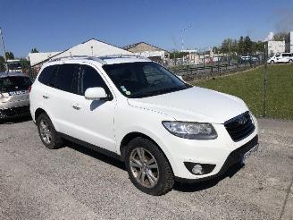 Vaurioauto  passenger cars Hyundai Santa Fe 2.2CRDI 4X4 AUTOM 7 PLACE 2011/9