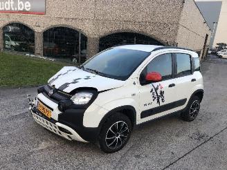 Schadeauto Fiat Panda 1.0 CITY CROSS 2022/8