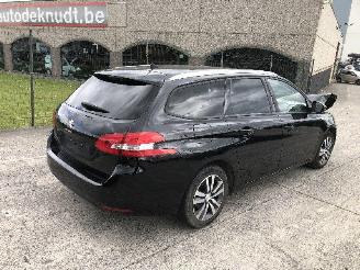 Schadeauto Peugeot 308 SW  1.5 HDI 2021/3