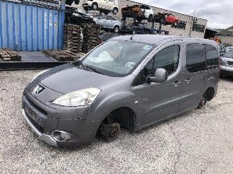 disassembly passenger cars Peugeot Partner 1.6 HDI   9H06  9HP 2012/4
