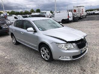 Voiture accidenté Skoda Superb 1.6 TDI 2011/5