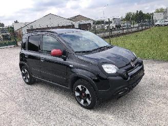 Unfallwagen Fiat Panda 1.0 HYBRIDE   RED 2023/11