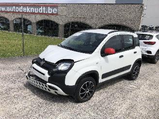Schadeauto Fiat Panda 1.0 CITY CROSS 2022/8