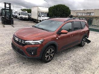 damaged passenger cars Dacia Jogger 1.0 LPG 2023/4