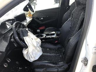 Peugeot 208 GT  1.2 picture 6