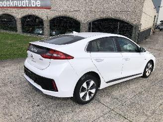 Schadeauto Hyundai Ioniq 1.6 HYBRIDE 2018/1