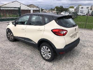 Unfallwagen Renault Captur 0.9 TURBO 2017/4