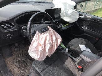 Ford Focus BREAK 1.5 TDCI ST LINE picture 5