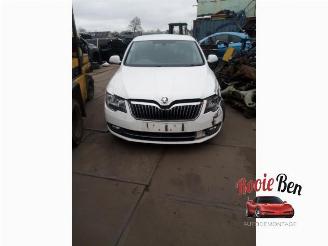 demontáž osobní automobily Skoda Superb Superb (3TAA), Hatchback, 2008 / 2015 2.0 TDI 16V 2014/6
