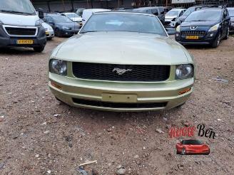 Uttjänta bilar auto Ford USA Mustang Mustang V Convertible, Cabrio, 2005 / 2015 4.0 V6 2006/8