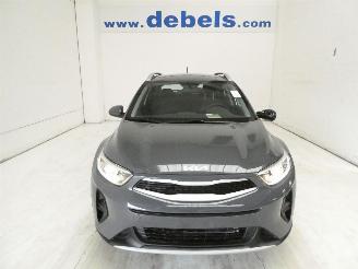 damaged passenger cars Kia Stonic  2023/5