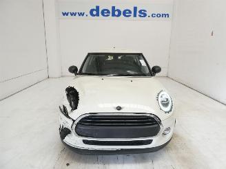 damaged passenger cars Mini One  2018/12