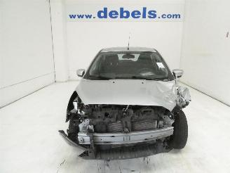 krockskadad bil auto Ford Ka + 2017/4