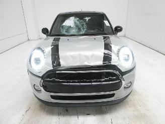 Mini Cooper 1.5 picture 2