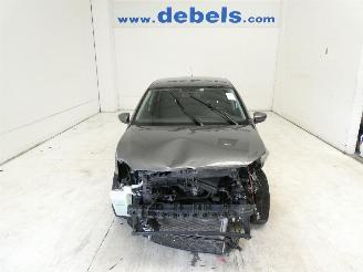 krockskadad bil auto Volkswagen Polo GEEN DOCUMENTEN 2017/1