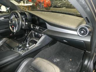 Alfa Romeo Giulia 2.2D  SUPER picture 12