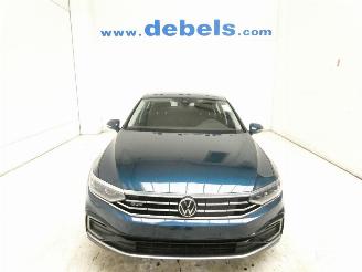 Schadeauto Volkswagen Passat GTE 2021/6