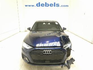 krockskadad bil auto Audi A3 SPORTBBACK 2024/3