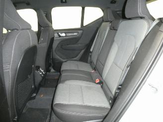 Volvo XC40 MOMENTUM picture 18