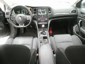 Renault Mégane IV GRANDTOUR picture 17