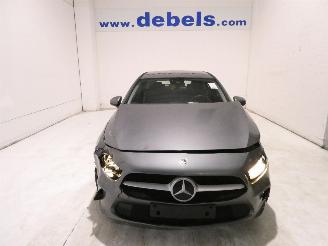 Vaurioauto  passenger cars Mercedes A-klasse  2022/10