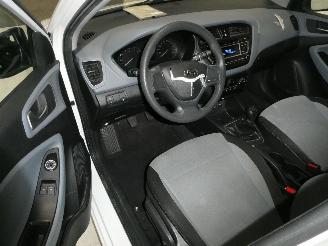 Hyundai I-20 1.3 picture 15