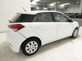 Hyundai I-20 1.3 picture 8