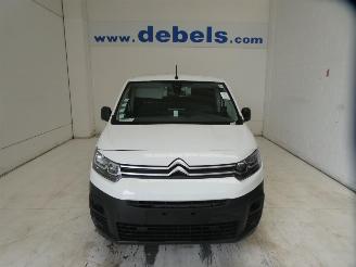 Voiture accidenté Citroën Berlingo 1.5 BLUE HDI 2021/8
