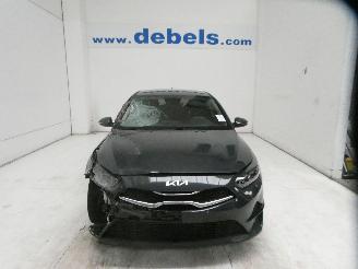Schadeauto Kia Cee d PULSE 1.6 CRDI ISG 2023/4