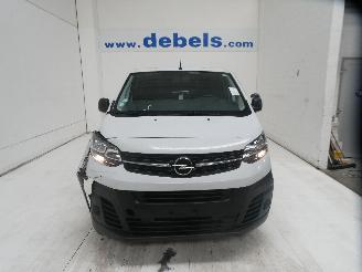 Vaurioauto  passenger cars Opel Vivaro 1.5 TURBO 2022/9