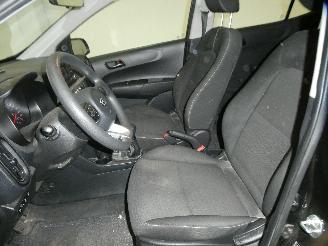 Kia Picanto  picture 16