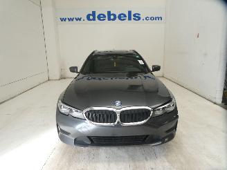 krockskadad bil auto BMW 3-serie E 2021/10