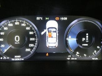 Volvo XC40 MOMENTUM picture 11
