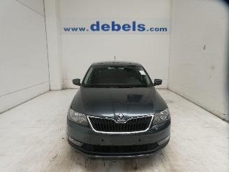 krockskadad bil auto Skoda Rapid AMBITION 2018/3