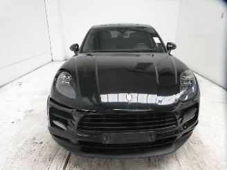 Porsche Macan S picture 2