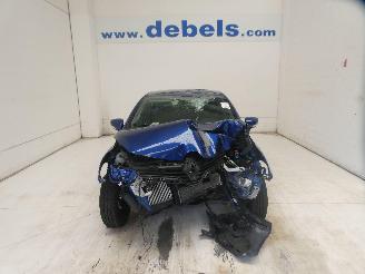 krockskadad bil auto Renault Clio LIFE 2019/1