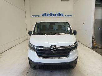 skadebil auto Renault Trafic 2.0D 2025/10