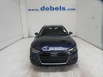 Voiture accidenté Audi A4 AVANT BUSINESS ATTRA 2022/10