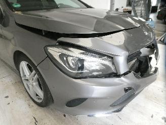 Mercedes 200-serie 200 D picture 16