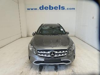 Schadeauto Mercedes GLA 180 2019/4