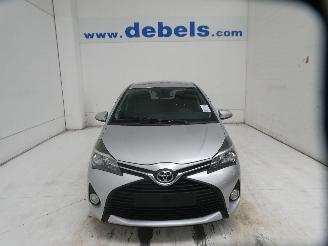 krockskadad bil auto Toyota Yaris Y-OUNG 2016/4