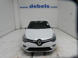 damaged passenger cars Renault Clio ZEN ENERGY TCE 2019/6