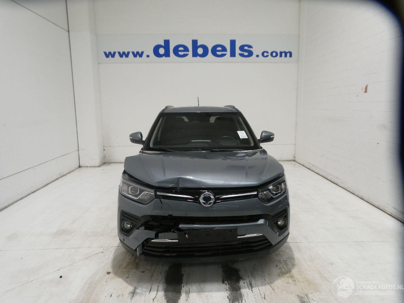 Ssang yong Tivoli /XLV