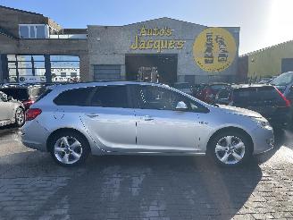 Coche accidentado Opel Astra 1.3 DTI CLUTCH OUT 2011/7