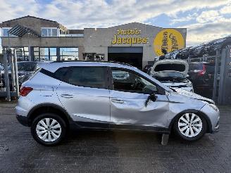 damaged passenger cars Seat Arona 1.0 2021/8