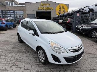 damaged passenger cars Opel Corsa 1.3 DTI 2013/6