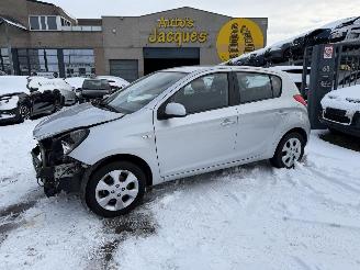 uszkodzony samochody osobowe Hyundai I-20 LOUNGE PACK 2010/5