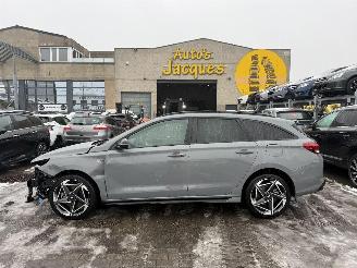 krockskadad bil auto Hyundai I-30 N-LINE 1.5 HYBRID 2025/10