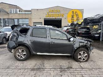 Schadeauto Dacia Duster ANNIVERSARY 2 2015/12