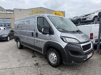 Schadeauto Peugeot Boxer 2.2 BLUEHDI L2H1 2020/2